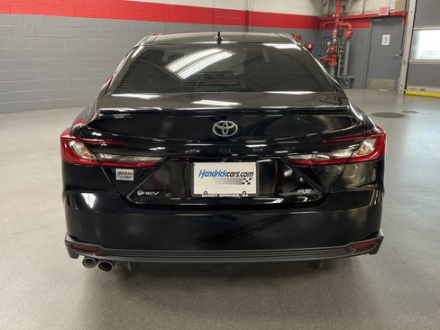 Certified 2025 Toyota Camry SE image 9