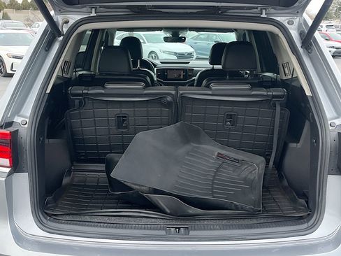 Used 2022 Volkswagen Atlas SEL Premium image 28