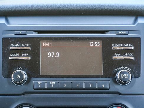 Used 2017 Nissan Titan SV RWD image 21