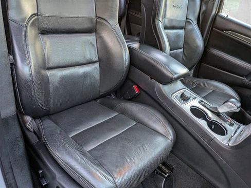 Used 2016 Jeep Grand Cherokee SRT image 20