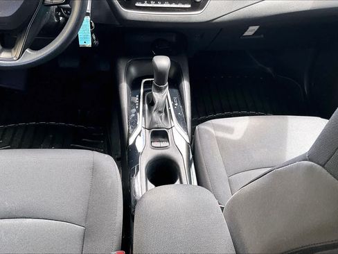 Used 2021 Toyota Corolla LE FWD image 17