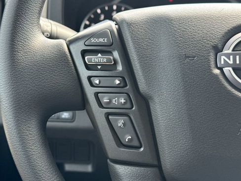 Used 2025 Nissan Frontier SV image 27