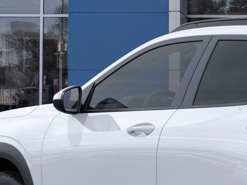 New 2026 Chevrolet Trax LT w/ Driver Confidence Package image 32