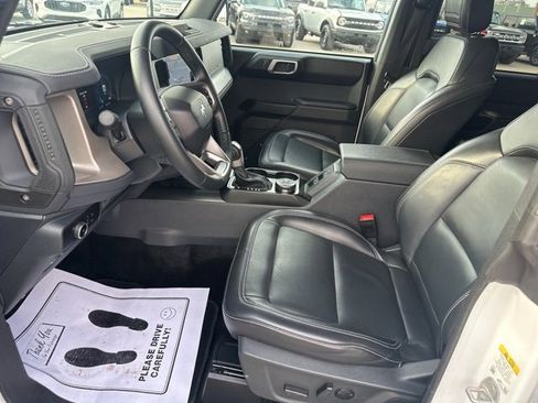 Used 2025 Ford Bronco Outer Banks image 32