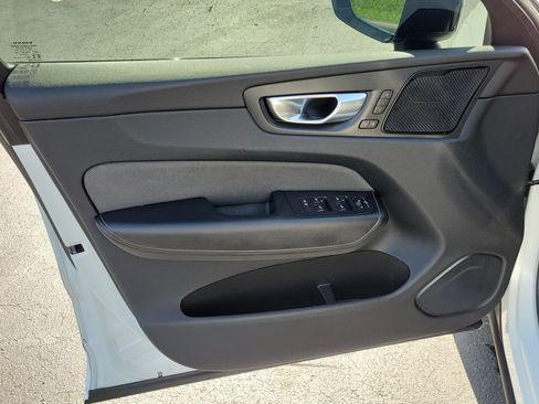 Used 2022 Volvo XC60 B5 R-Design w/ Protection Package Premier FWD image 18