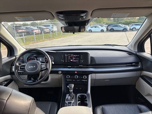 Used 2024 Kia Carnival LX image 34