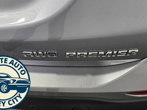 Used 2024 Chevrolet Equinox Premier AWD/4WD image 33