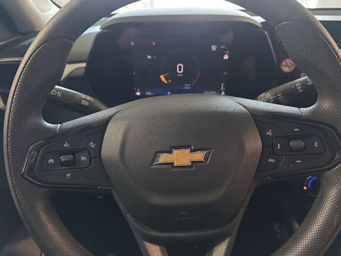 Used 2025 Chevrolet TrailBlazer LT FWD image 24