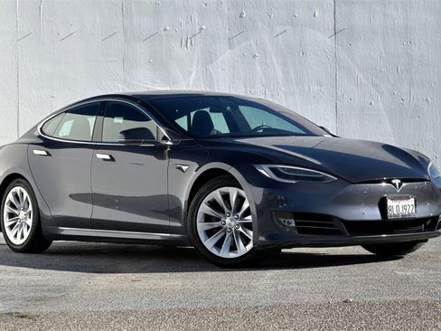 Used 2019 Tesla Model S 100D image 2
