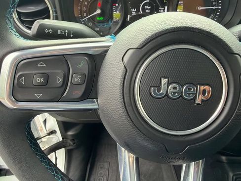 Used 2024 Jeep Wrangler High Altitude AWD/4WD image 31