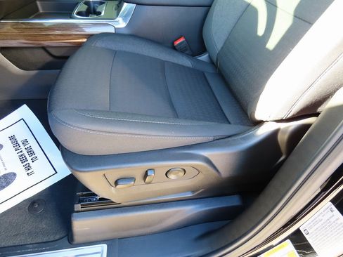 Used 2025 Chevrolet Silverado 2500 LT w/ Safety Package image 44