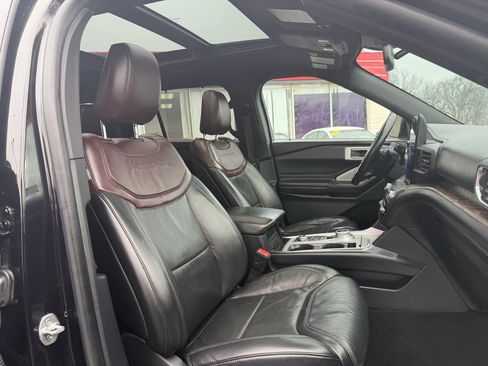 Used 2020 Ford Explorer Platinum w/ Premium Technology Package image 26
