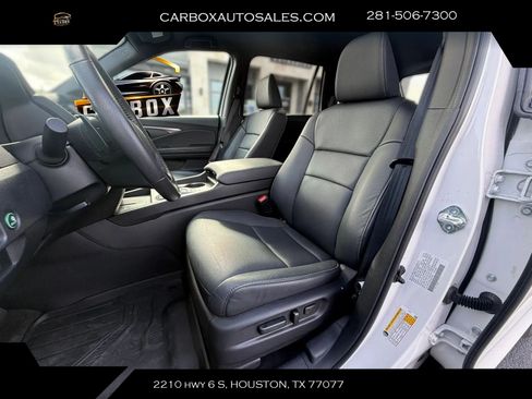 Used 2025 Honda Passport EX-L image 16