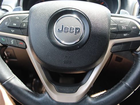 Used 2015 Jeep Grand Cherokee Laredo w/ Quick Order Package 23E AWD/4WD image 14