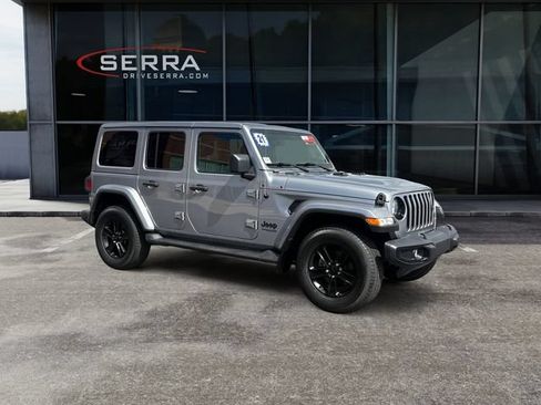 Used 2021 Jeep Wrangler Unlimited Sahara AWD/4WD image 7