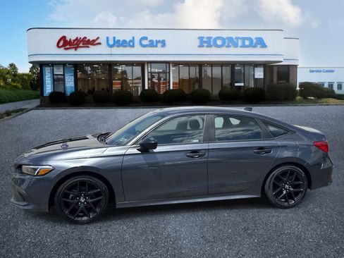 Used 2023 Honda Civic Sport image 2