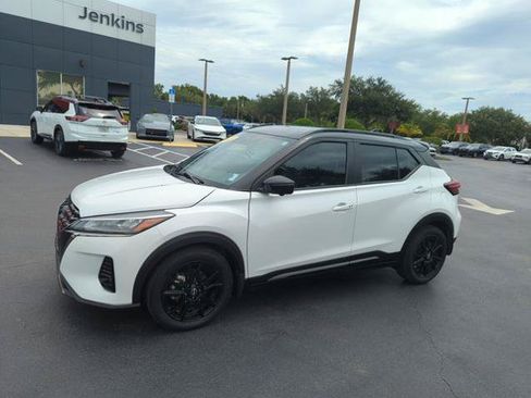 Certified 2023 Nissan Kicks SR w/ SR Premium Package FWD image 13