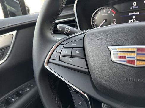 Certified 2024 Cadillac XT5 Luxury w/ LPO, Floor Liner Package image 39