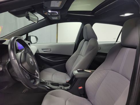 Used 2023 Toyota Corolla SE w/ SE Premium Package image 12