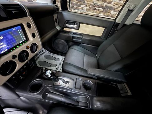 Used 2009 Toyota FJ Cruiser 4WD image 29