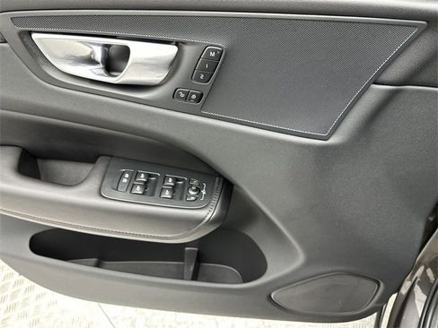 Certified 2023 Volvo XC60 B5 Plus w/ Climate Package image 13