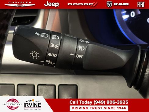 Used 2019 Toyota Highlander XLE image 23