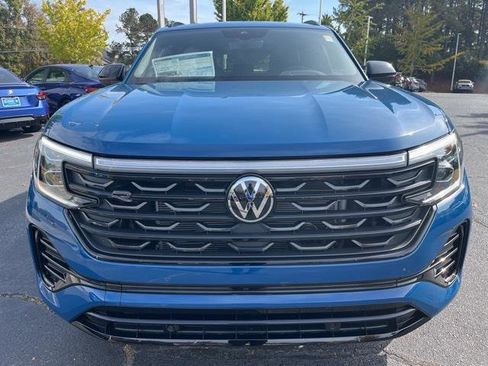 Certified 2025 Volkswagen Atlas Cross Sport SEL R-Line image 8