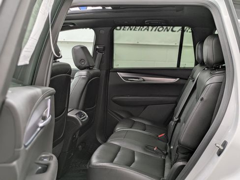 Used 2023 Cadillac XT6 Luxury image 19