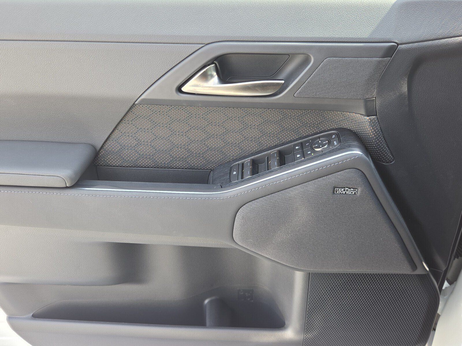 Certified 2025 Lexus GX 550 w/ Cold Area Package AWD/4WD image 35