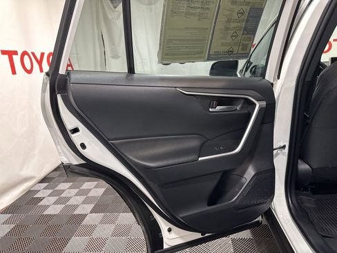 Used 2025 Toyota RAV4 SE image 16
