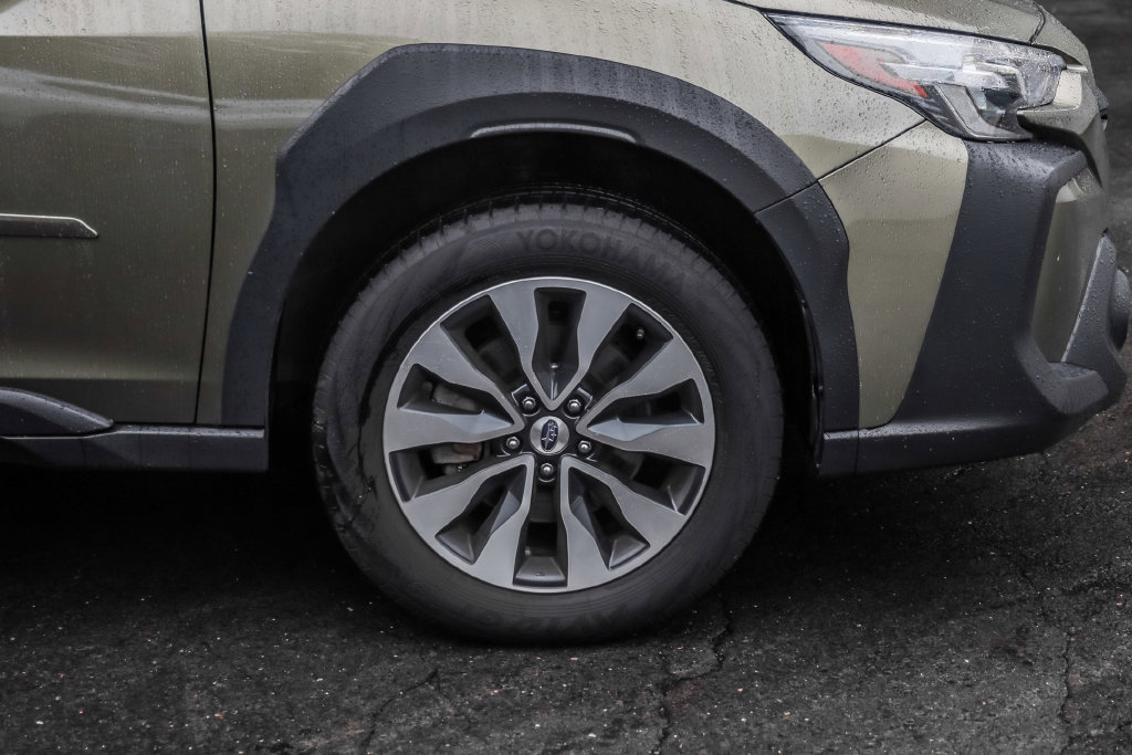 Used 2025 Subaru Outback Limited AWD/4WD image 8