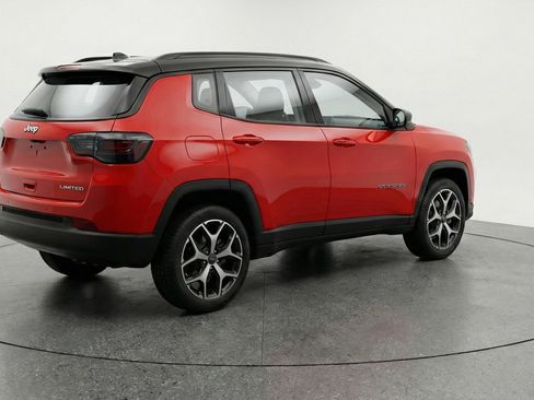 Used 2025 Jeep Compass Limited image 9