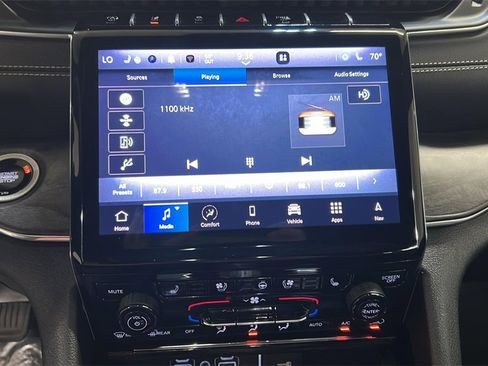 Used 2024 Jeep Grand Cherokee Overland image 10