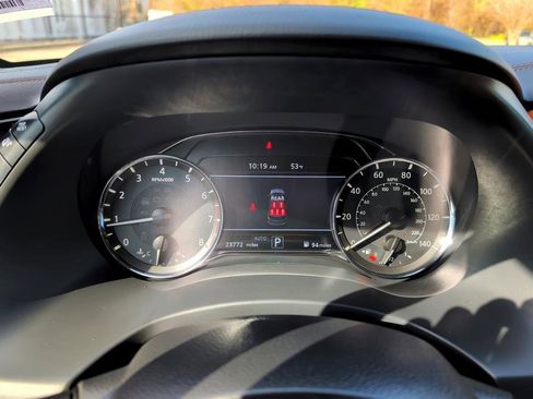 Used 2024 INFINITI QX80 Sensory image 21