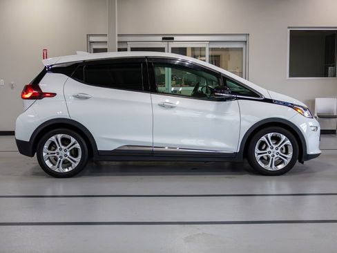 Used 2017 Chevrolet Bolt LT image 6