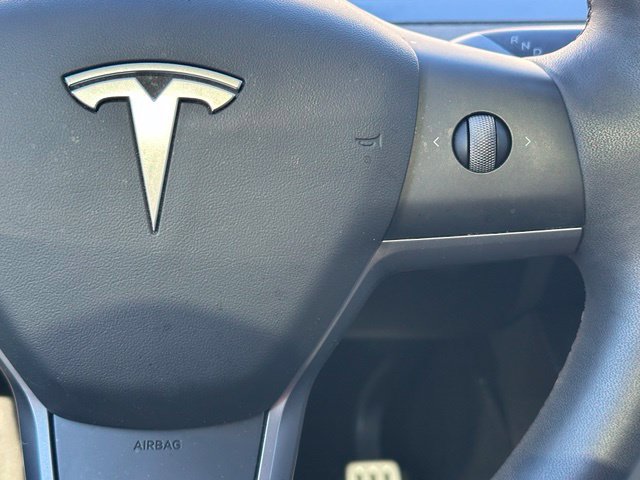 Used 2022 Tesla Model Y Performance AWD/4WD image 16