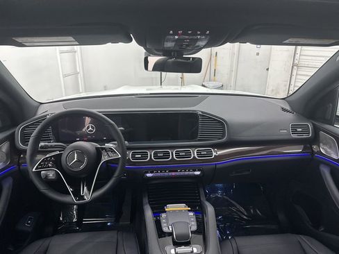Used 2025 Mercedes-Benz GLS 450 4MATIC image 19