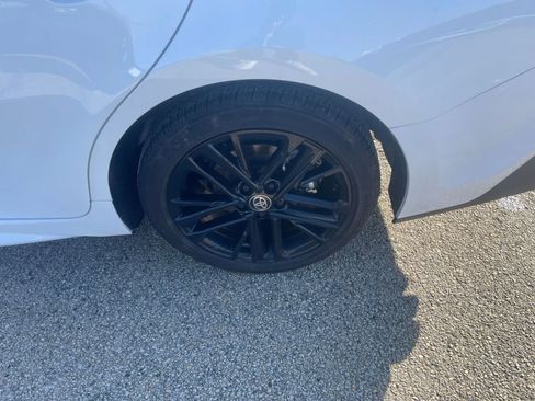 Used 2025 Toyota Camry SE image 30