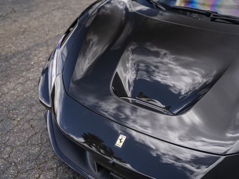Certified 2022 Ferrari F8 Tributo RWD image 23