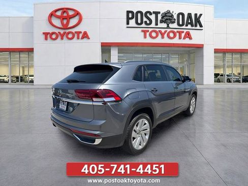 Used 2020 Volkswagen Atlas Cross Sport SE w/ Panoramic Sunroof Package FWD image 6
