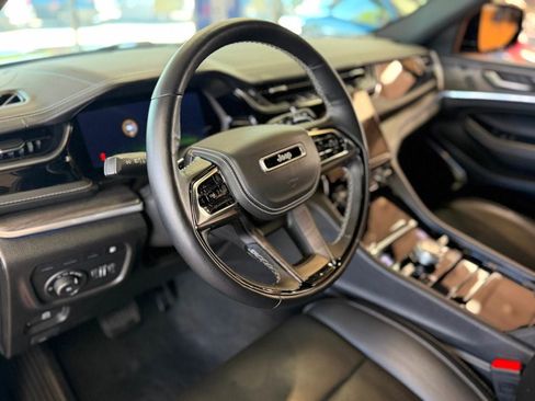 Used 2022 Jeep Grand Cherokee Overland w/ Advanced Protech Group III AWD/4WD image 22