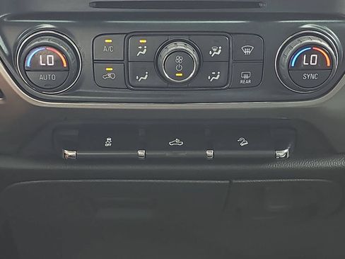 Used 2018 Chevrolet Silverado 1500 LT w/ All Star Edition AWD/4WD image 25