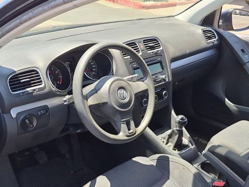 Used 2012 Volkswagen Golf 2-Door FWD image 9