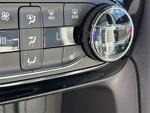 Used 2021 Buick Encore GX Select w/ Sport Touring Package image 35