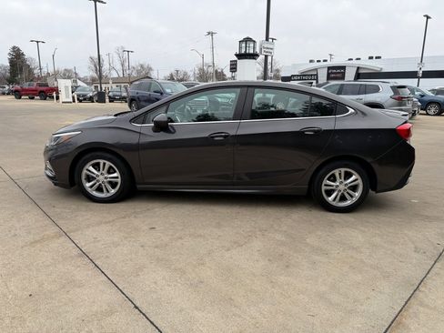 Used 2017 Chevrolet Cruze LT w/ Convenience Package image 8