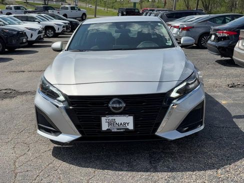Used 2023 Nissan Altima 2.5 SV FWD image 11