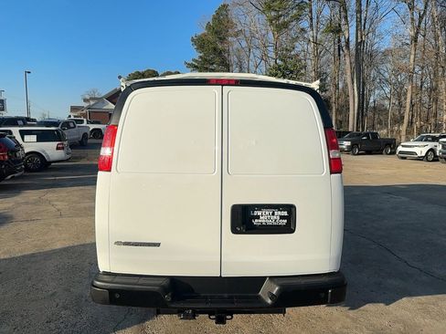 Used 2022 Chevrolet Express 2500 w/ Driver Convenience Package image 5