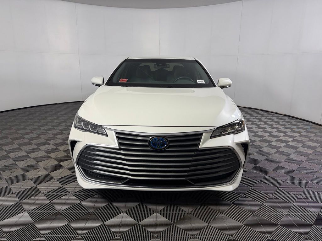 Used 2021 Toyota Avalon XLE w/ Carpet Mat Package (TMS) FWD image 12