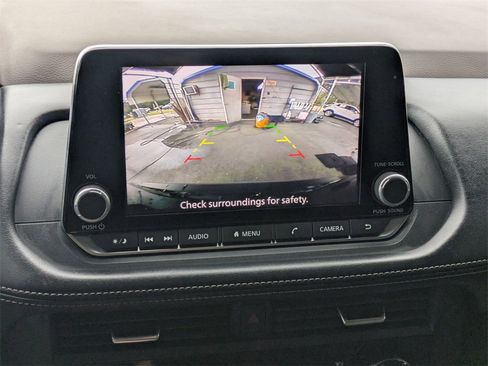 Used 2023 Nissan Rogue S image 21