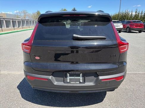 New 2026 Volvo XC40 B5 Ultra w/ Climate Package AWD/4WD image 4